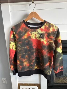 Nike Jordan kids Large 10\12 Tie-Dye Jordan Crewneck Black, Red, Yellow